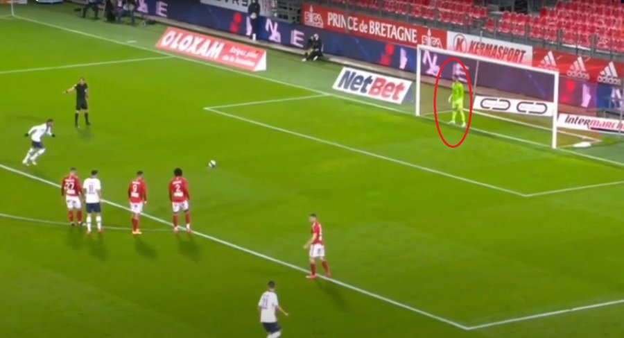 VIDEO/ Çfarë ndodhi me Neymarin? Shikoni si u tall portieri gjatë penalltisë!