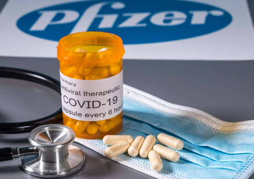 Pfizer dhe rivalët, garë për të prodhuar pilulën e parë antivirale Covid-19