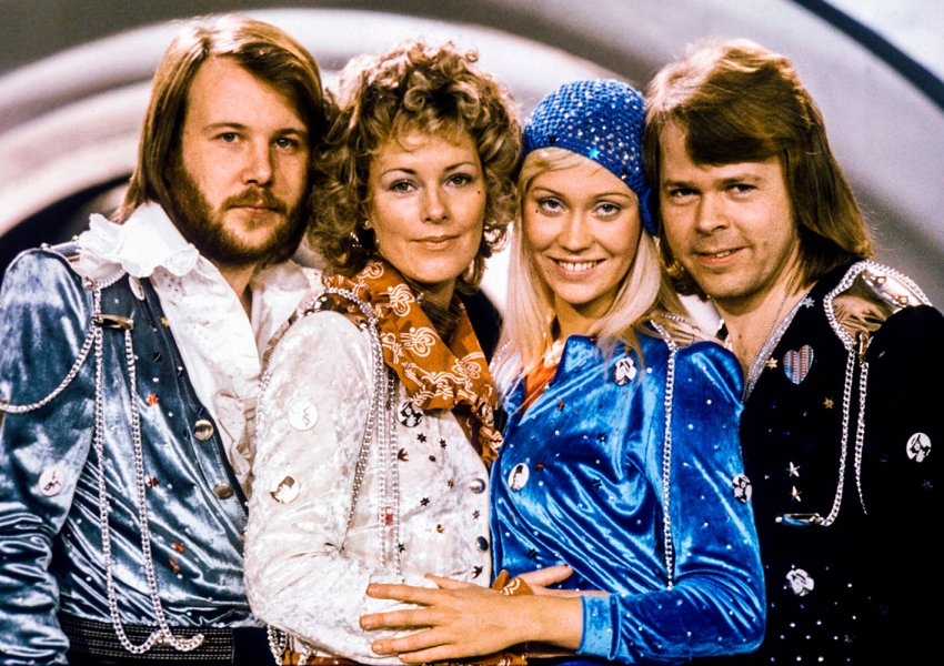 Tragjike! Humbin jetën dy persona gjatë koncertit të ABBA