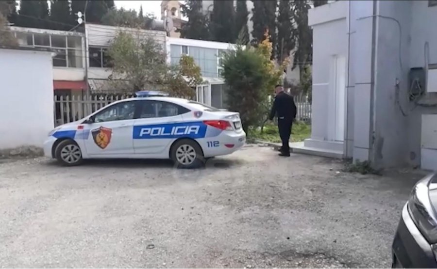 VIDEO-SYRI TV/ Lihet në burg i riu nga Cërriku, avokatja: Vendimi i gjykatës u dha pa prova