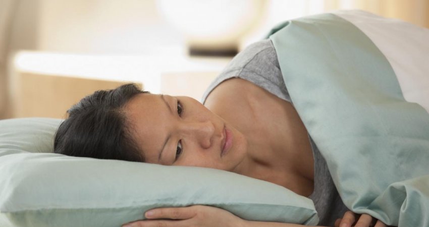 7 mënyra natyrale për të fjetur më mirë