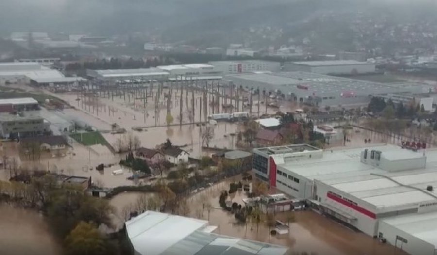 Përmbytet Bosnjë-Hercegovina/ Lumenjtë vërshojnë në rrethinat e kryeqytetit, evakuime në Sarajevë