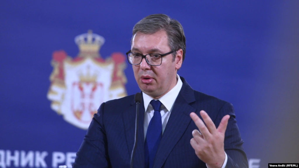 Vuçiç - kongresmenëve: Shkruani deklarata e ç'të doni, serbët vendosin vetë 