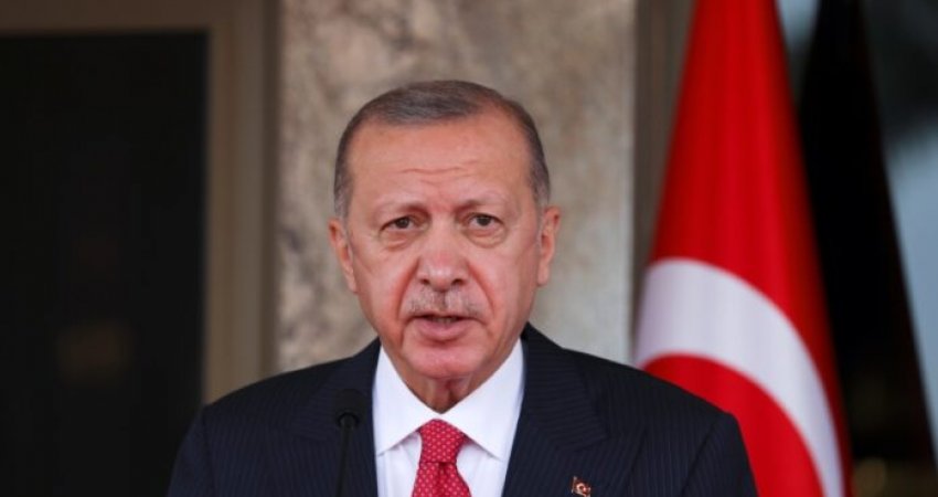 Erdogan 'kërcenon' perëndimin: Nuk do të lejojmë përsëritjen e asaj që ndodhi në vitet 1990