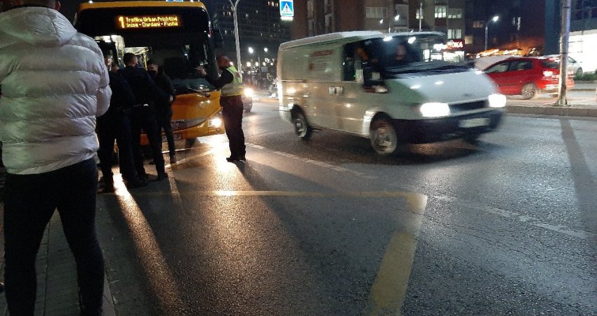 Policia 'konfiskon' autobusin e Trafikut Urban