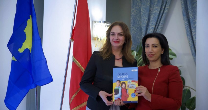 Promovohet teksti mësimor për diasporën “Gjuha shqipe dhe kultura shqiptare”