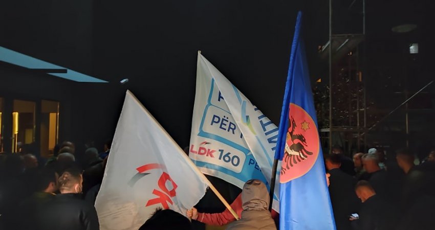 Mobiliziohet LDK, bën gati edhe fishekzjarret për festën në Prishtinë