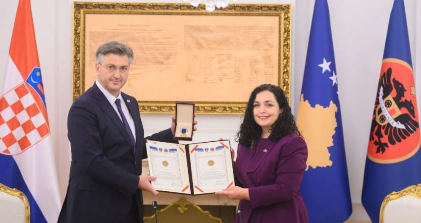Osmani dekoron kryeministrin kroat dhe spitalin e Sllovanski Brodit me Medaljen Presidenciale “Shën Tereza”