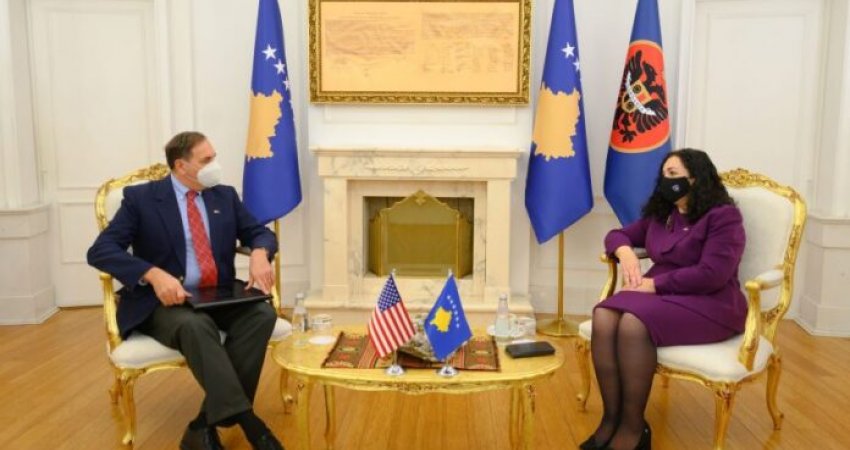 Zbulohet gjithçka: Presidentja do ta udhëheqë delegacionin e Kosovës në Samitin e Demokracisë