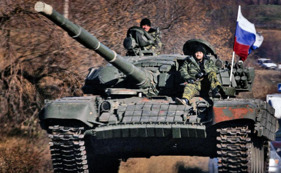 Alarmi i dhënë nga shërbimet sekrete: Rusia gati të pushtojë Ukrainën, 90 mijë ushtarë janë vendosur në kufi