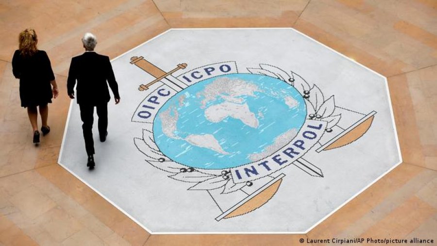 Kush është kandidati për të drejtuar Interpolin që akuzohet për shkelje të të drejtave të njeriut ?!
