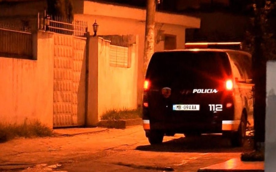 Hajduti i armatosur terrorizon familjen në Tiranë, tenton t'ju futet brenda në shtëpi