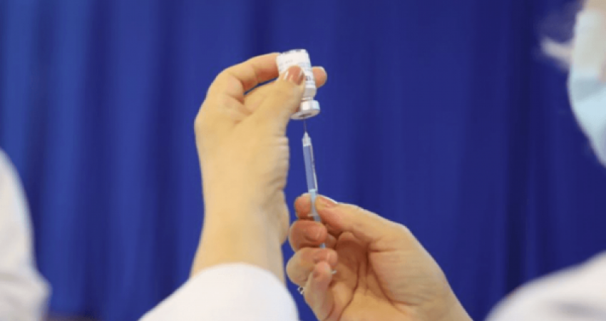 Njofton MSh: Shpejt fillon dhënia e dozës së tretë të vaksinës