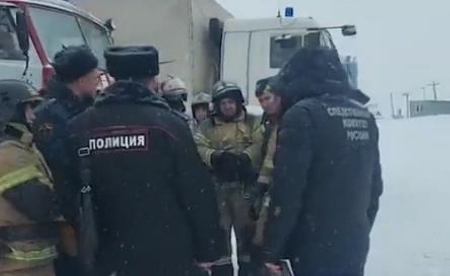 Incident në një minierë qymyri në Rusi, një i vdekur dhe dhjetra të bllokuar