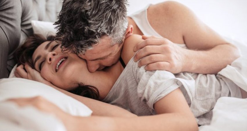 Përfitimet shëndetësore të seksit në mëngjes
