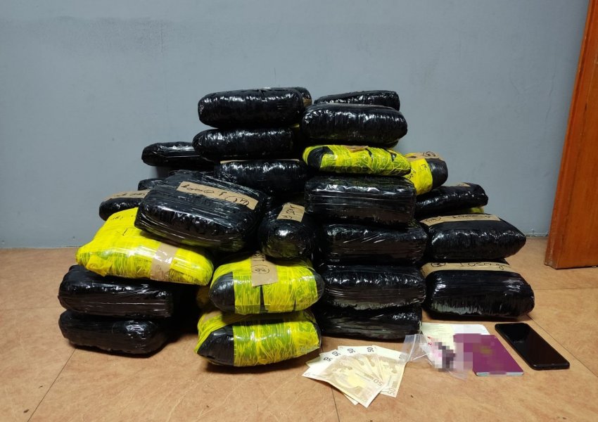 Sekuestrohen 49 kg marijuanë dhe një sasi kokaine në kufirin greko – shqiptar