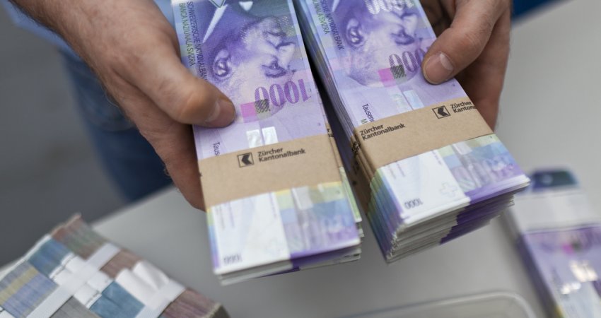 Qe pse duhet të jetoni në Zvicër: Të ardhurat mesatare të familjeve zvicerane arrijnë afërsisht 115,000 franga