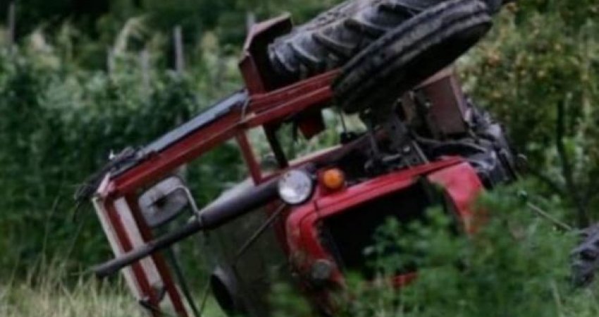 E rëndë: Rrokulliset me traktor, vdes burri nga Kamenica 