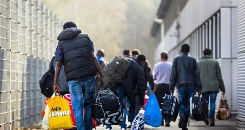 Greqia mbushet me emigrantë, inaguron dy kampe