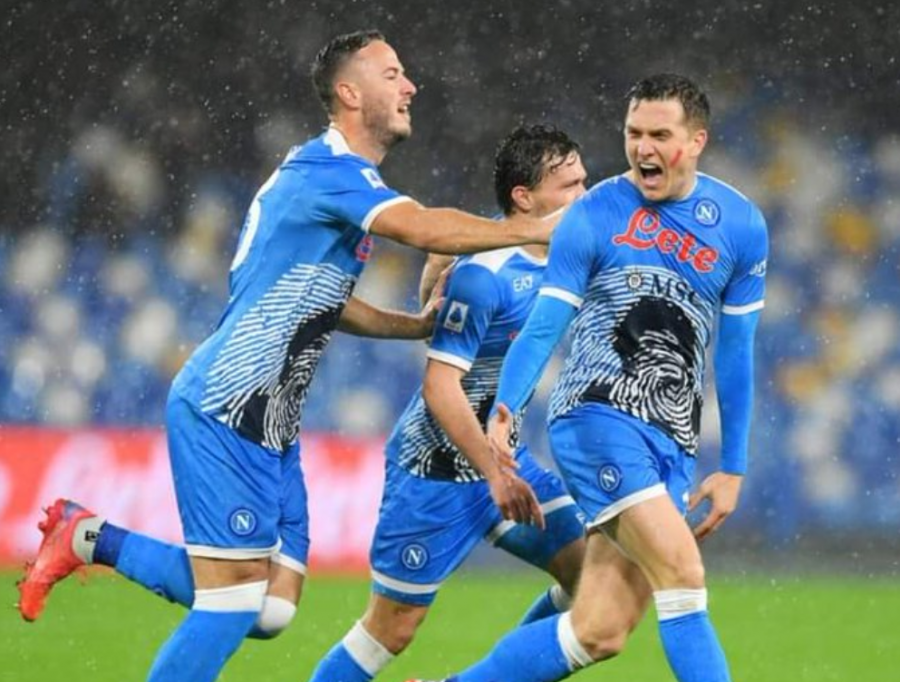 Napoli shkatërron Lazion dhe shkëputet në krye të Seria-A