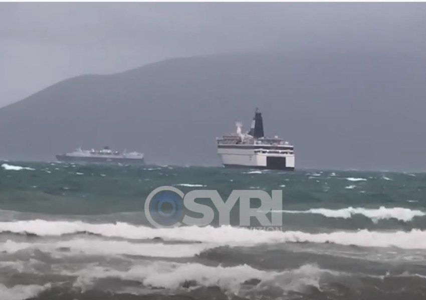 Ankorohet në Portin e Vlorës pas 6 orësh qëndrim në det të hapur trageti i nisur nga Brindizi