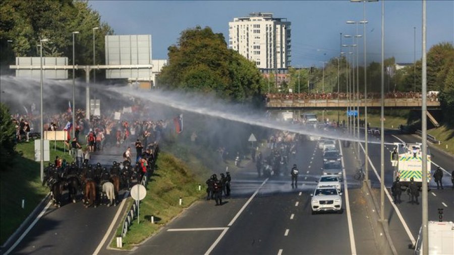 Protesta në Slloveni, ndërhyn policia