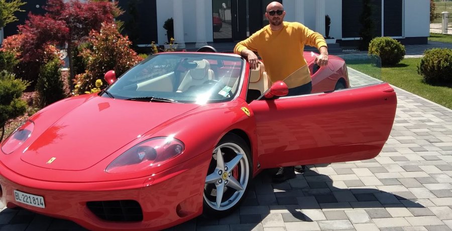 VIDEO/ 'Kam një makinë modeste, një Ferrari! Si gjithë kandidatët e tjerë'
