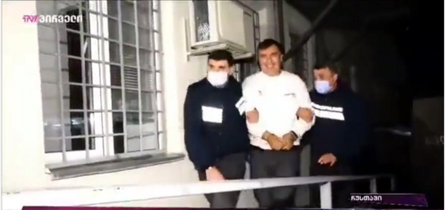Detaji që iu ra në sy njerëzve në momentin e arrestimit të ish-presidentit Saakashvili