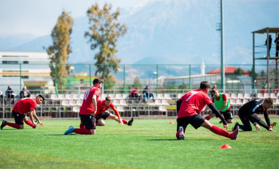 U-19/ Zyrtarizohen dy miqësore ndaj Malit të Zi, lista e lojtarëve të thirrur nga Cungu