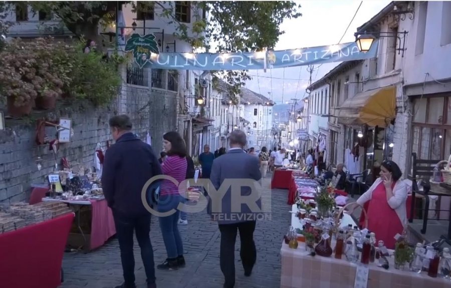 VIDEO nga SYRI TV/ Gjirokastër, mbahet panairi ‘Kult Art’, promovon prodhime tradicionale