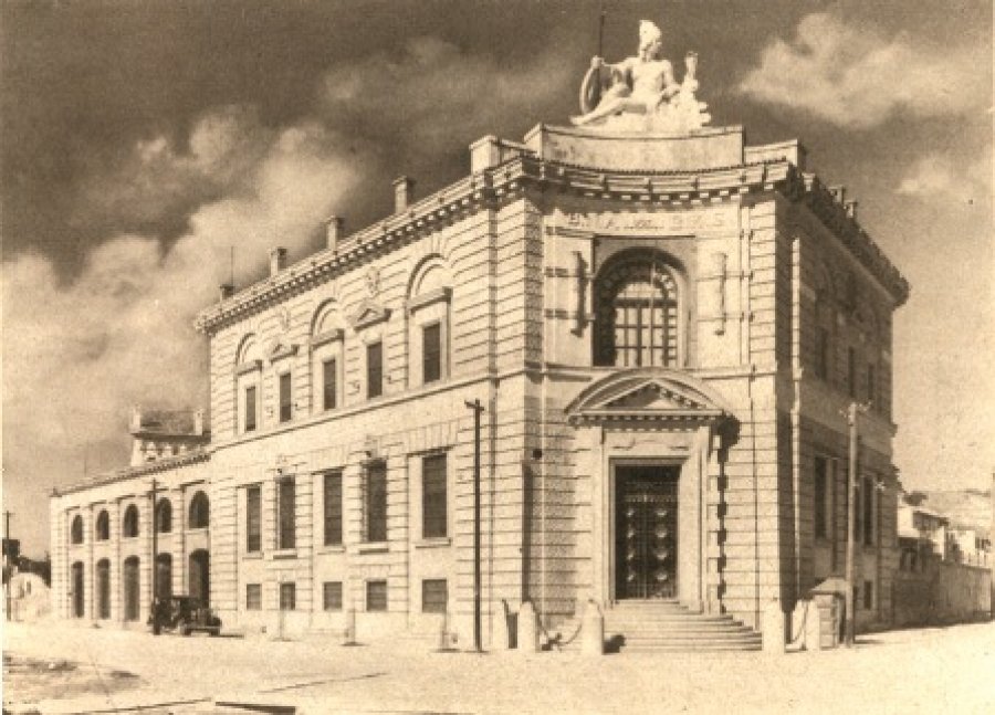 Më 4 tetor 1913, krijimi i Bankës Kombëtare së Shqipërisë