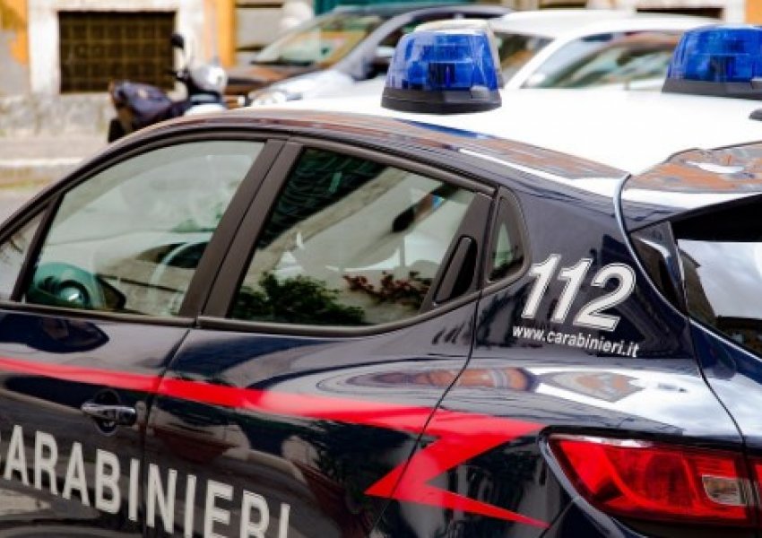 Kishte mbushur brekët më kanabis, arrestohet i riu shqiptar në Itali. I sekuestrohen edhe…
