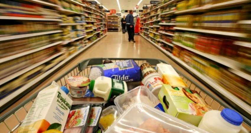 Ankesa nga qytetarët: U ngritën çmimet e produkteve ushqimore por jo edhe pagat