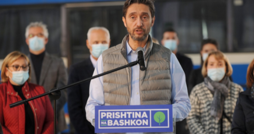 Uran Ismaili tregon si do ta bëjë transportin publik falas për të gjithë Prishtinën