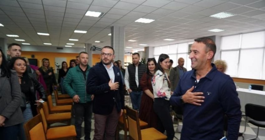 Haradinaj merr mbështetje masive nga ndërmarrësit e Prishtinës