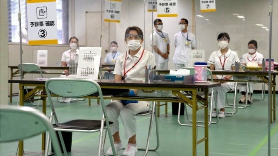 Japoni/ Vaksinimi tregon rezultate pasi Tokio regjistroi rastet më të ulëta