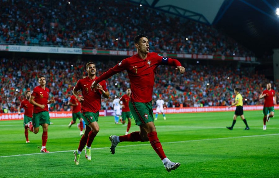 'Katar 2022'/ Kualifikohet Danimarka, Anglia 'frenohet' në Wembley, Portugalia shkëlqen falë Ronaldo-s
