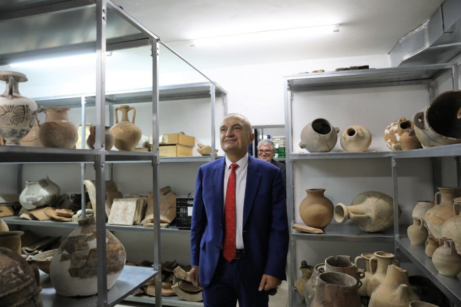 Vizita në ASA, presidenti Meta: Krenar dhe i emocionuar mes dëshmive historike evropiane të kombit shqiptar