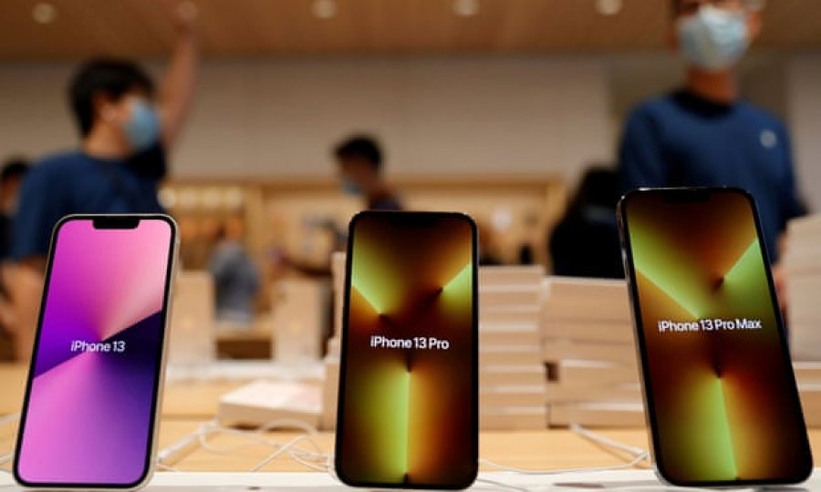 Apple mund të pakësojë prodhimin e iPhone 13 me miliona, mungesë globale çipash