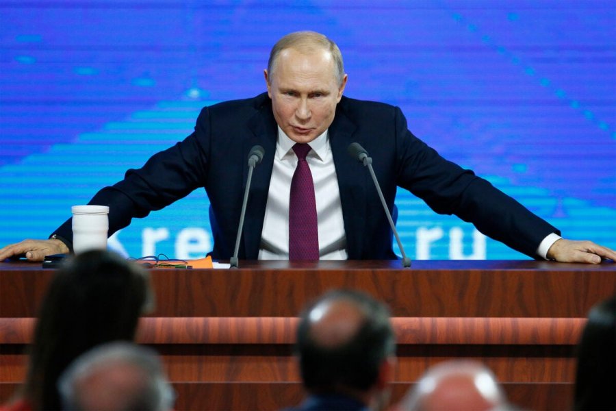  Putinin me kollë gjatë takimit/ Mediat: Shumë i sëmurë, por nuk tregon!