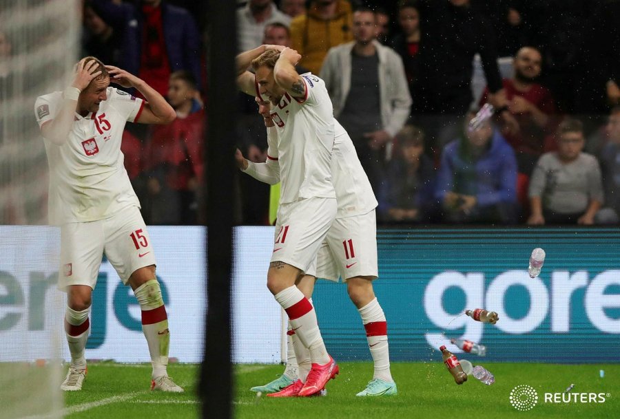 Incidentet gjatë ndeshjes me Poloninë/ Ja çfarë rrezikon Shqipëria 
