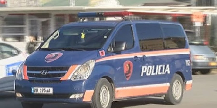 Rrahu prindërit, arrestohet 30-vjeçari në Shkodër, në pranga dhe 2 persona të tjerë