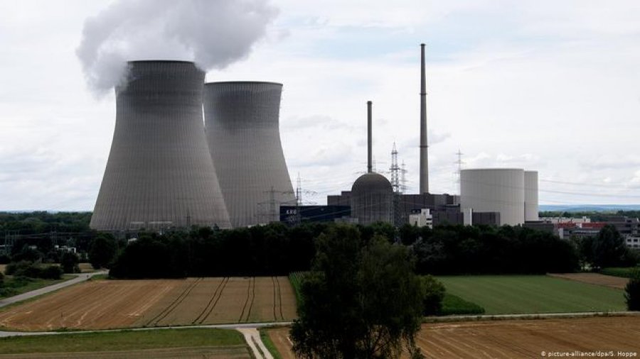Gjermanisë po i luten: Mos i fik centralet bërthamore