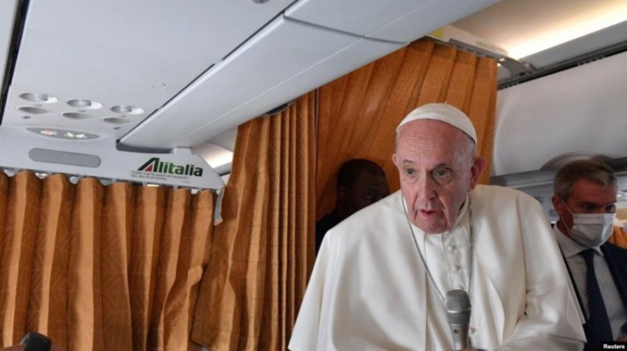 Papa Françesku do të vizitojë emigrantët në Greqi