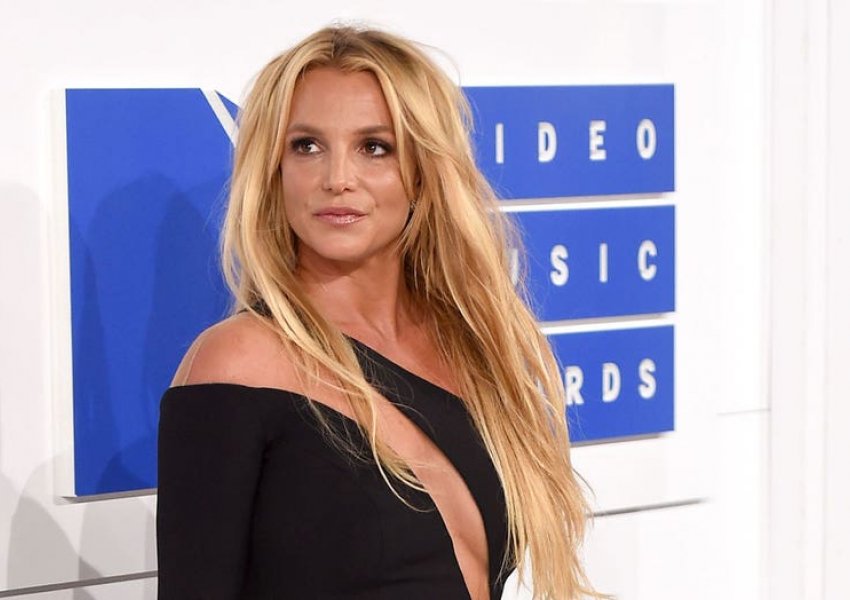 'Zot ki mëshirë', Britney ka një thirrje për të gjithë ata që se ndihmuan në ditët e vëshitra me të atin