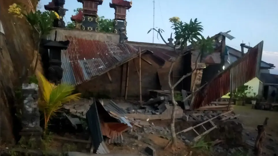 Pamje tronditëse/ Tërmeti i fuqishëm godet Indonezinë