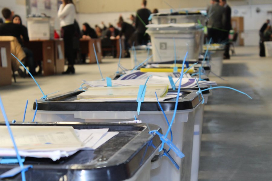 Kosovë, KQZ nis shpërndarjen e fletëve të votimit për zgjedhjet lokale më 17 tetor