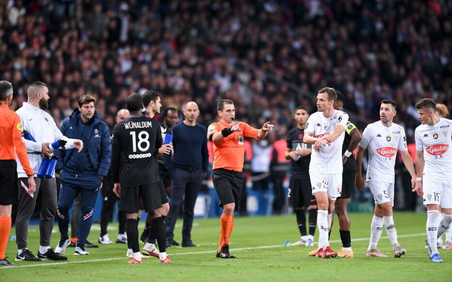 VIDEO/ Polemika për penalltinë e PSG-së, Angers akuzon arbitrin dhe VAR