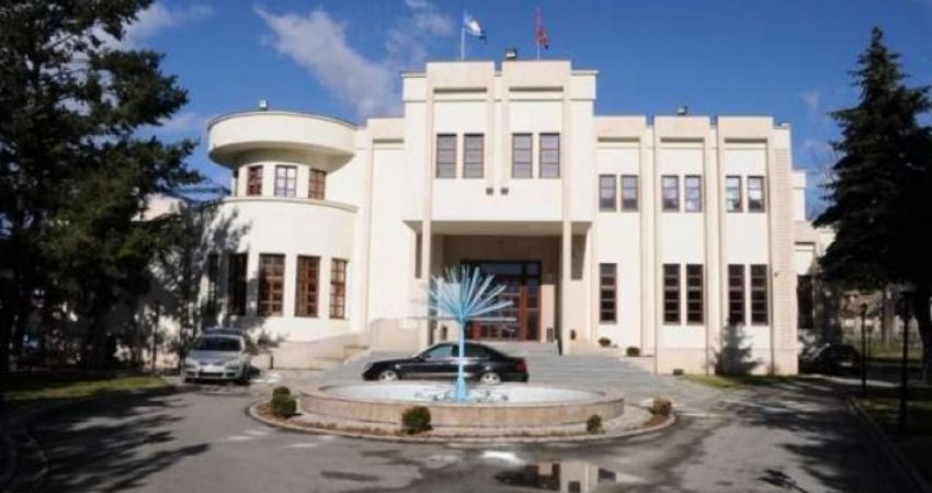 Komuna e Prizrenit ka paguar 124,962.19 euro për përfaqësim ligjor, në anën tjetër paguan zyrtarë komunal për këtë detyrë