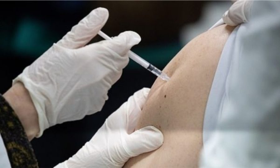 Studimi/ Vaksinimi shmangu mbi 8 mijë vdekje nga koronavirusi në Greqi